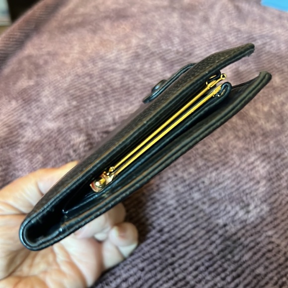 Beautiful Black Caviar Chanel WALLETwith snap closure - Picture 9 of 12